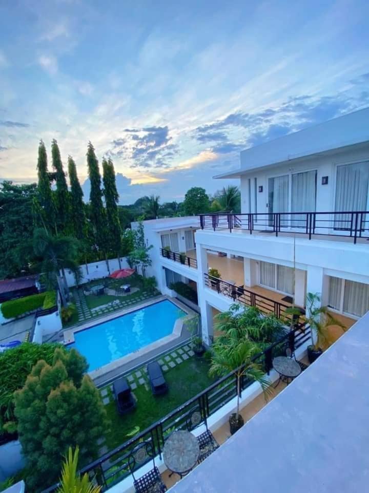 Be-Ing Suites Davao City Екстериор снимка