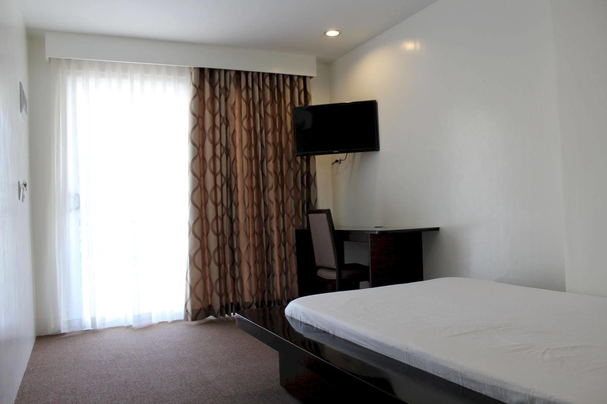 Be-Ing Suites Davao City Екстериор снимка