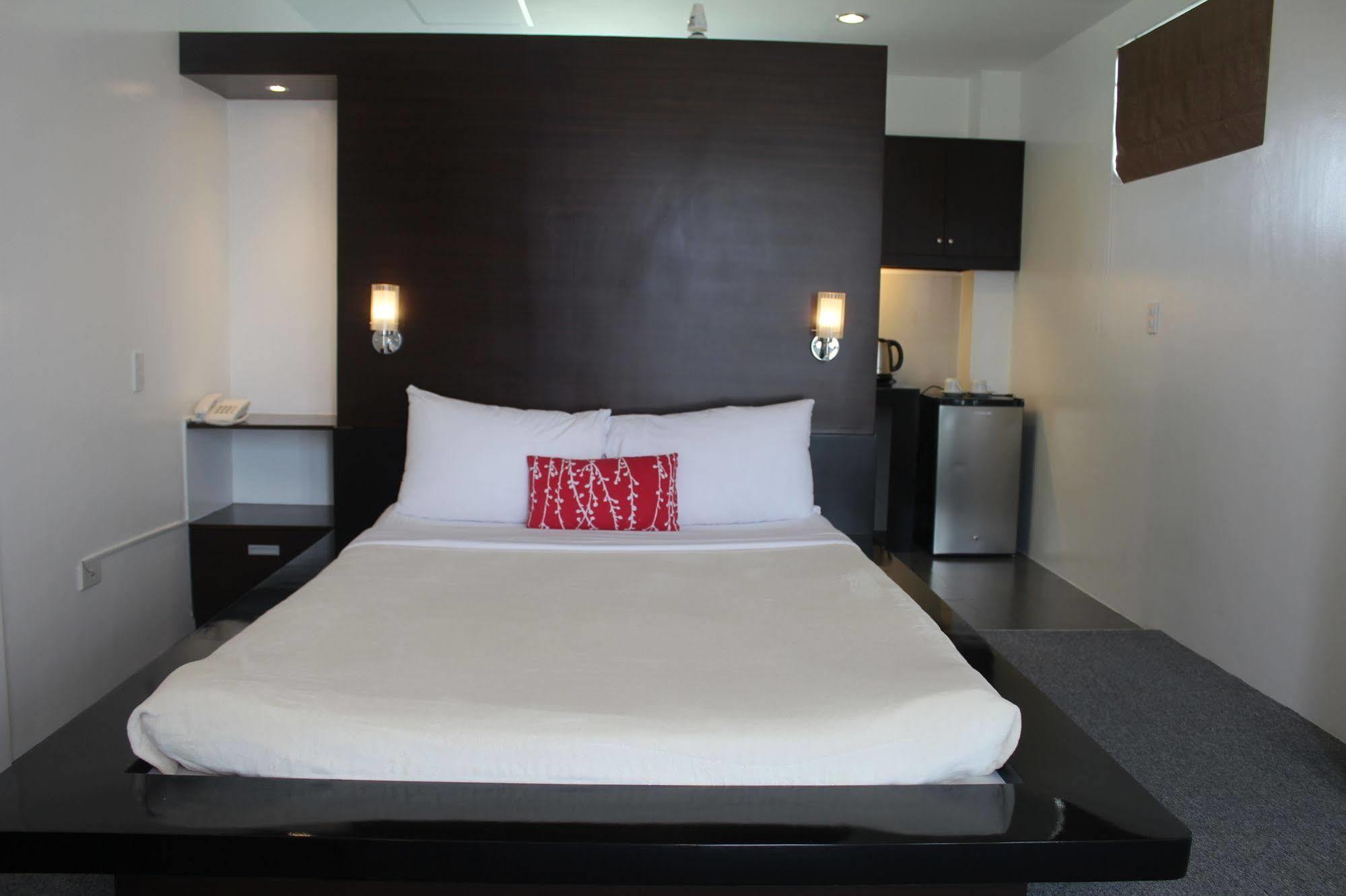 Be-Ing Suites Davao City Екстериор снимка