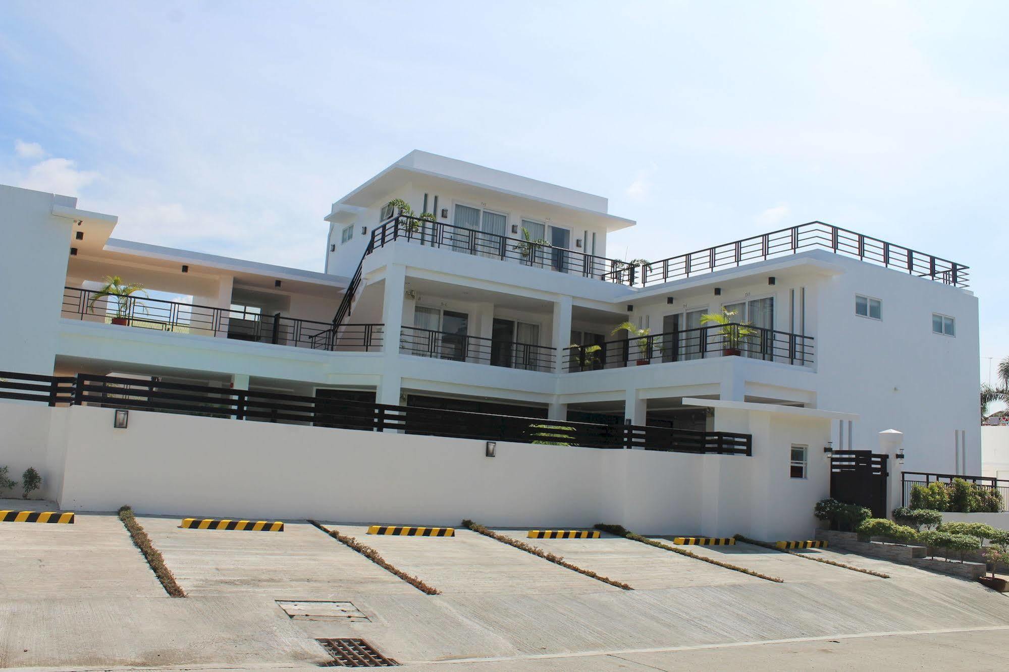 Be-Ing Suites Davao City Екстериор снимка